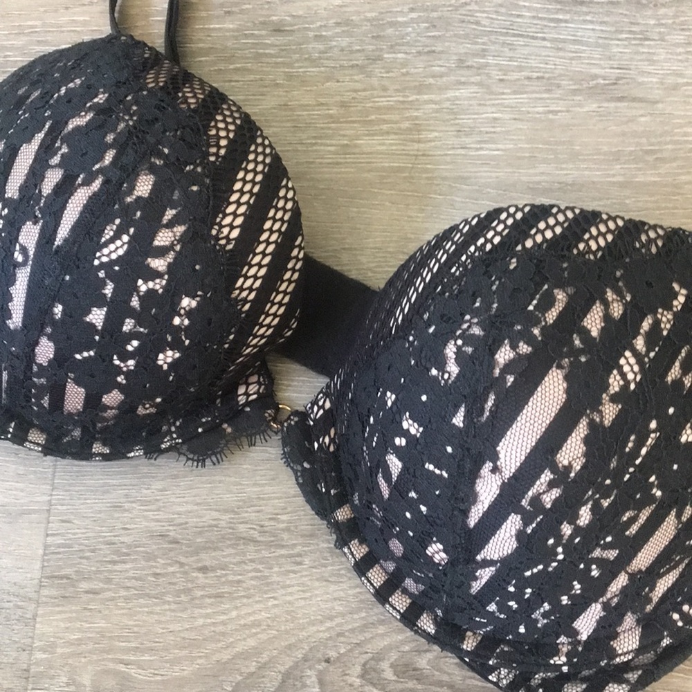 Victoria Secret Push-up Bra NWOT